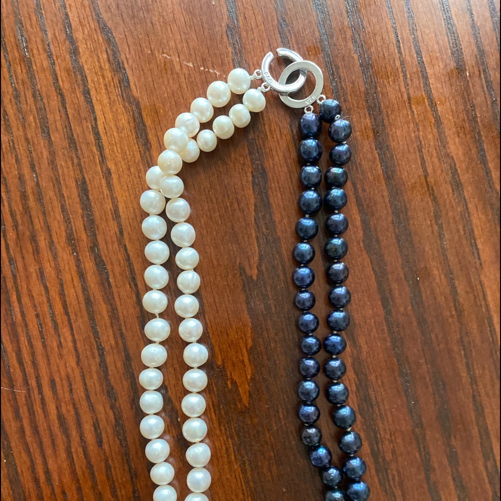 Pearl neckl
